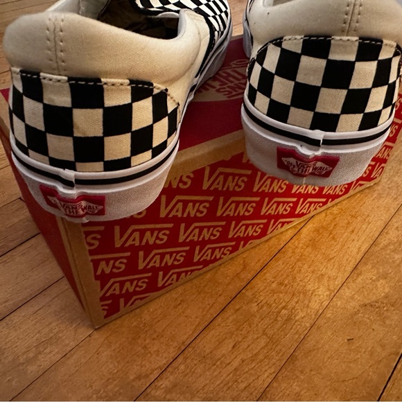 SOLD!!!! Vans off The Wall - Classic Slip-On Checkerboard Shoe - Picture 8 of 16
